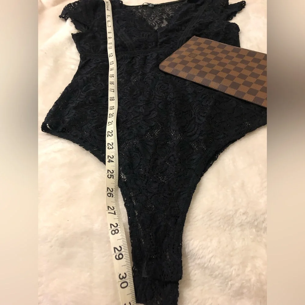Haute Monde Lace Bodysuit - Picture 6 of 8
